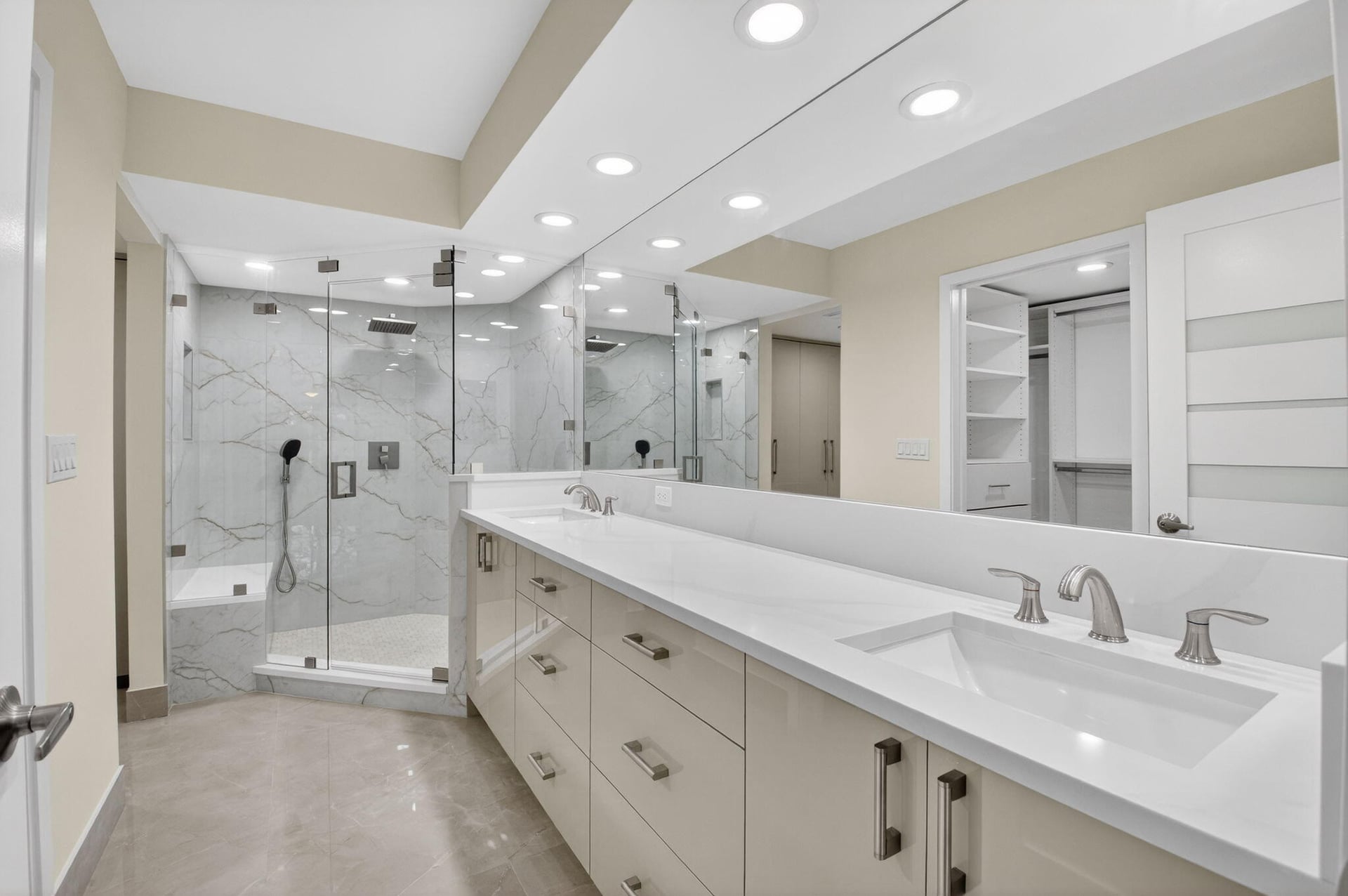 Unit 12501 photo 29