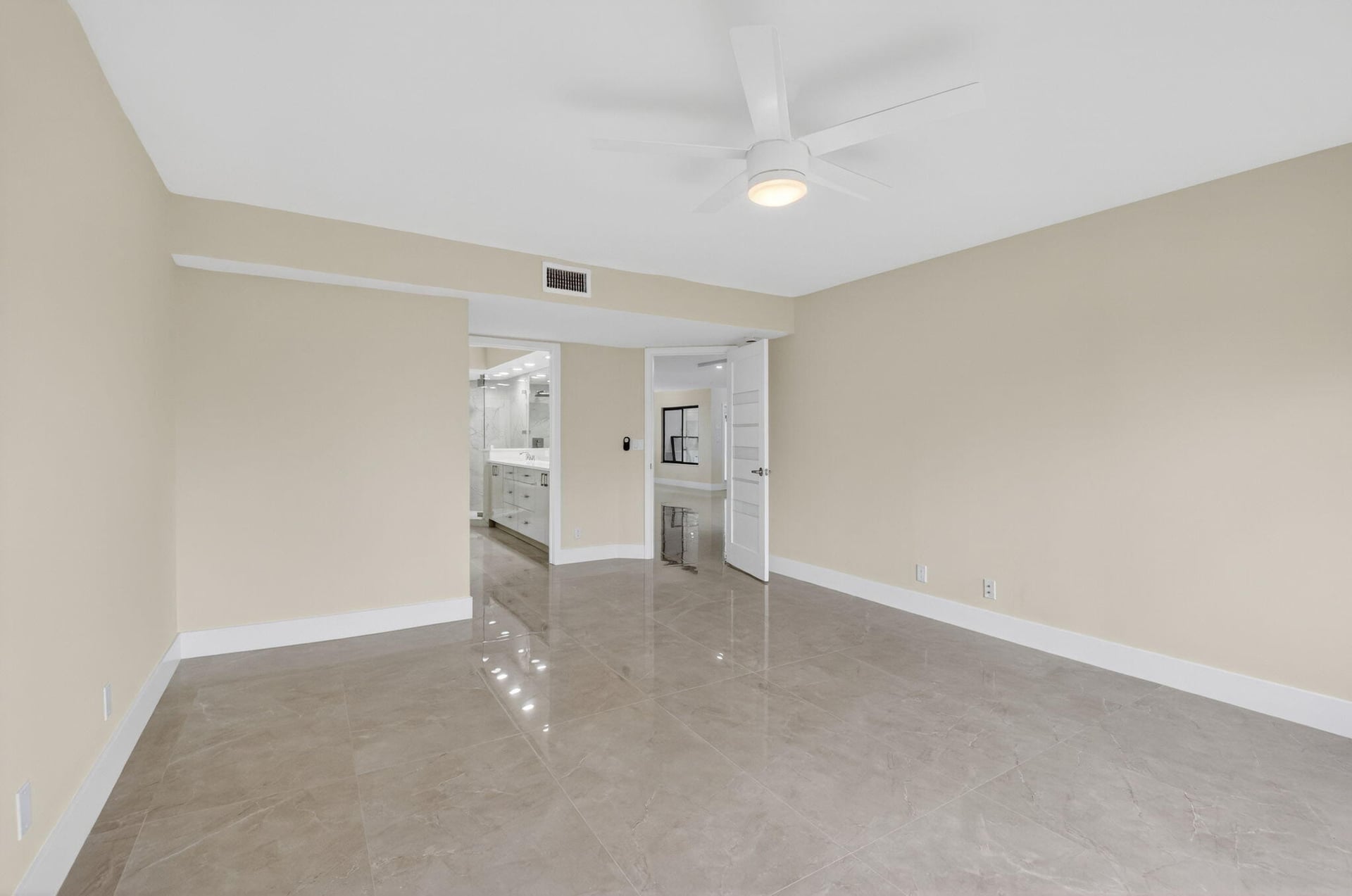 Unit 12501 photo 30