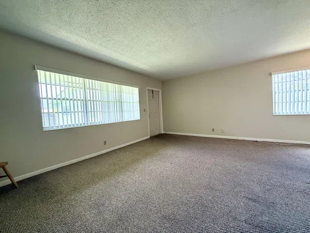  Residence photo 6