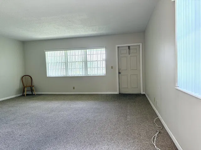  Residence photo 8