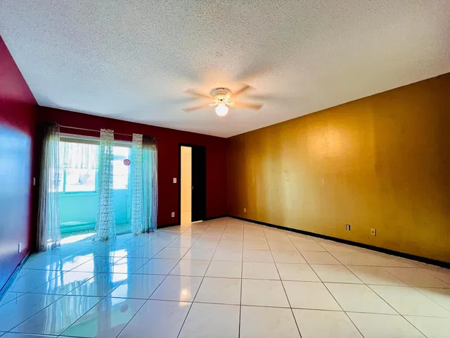  Residence photo 8