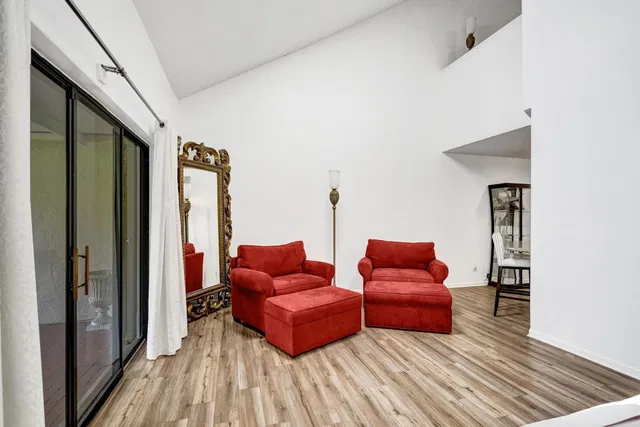 Residence photo 18