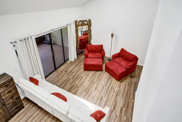 Residence photo 24