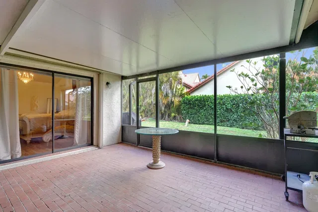 Residence photo 45