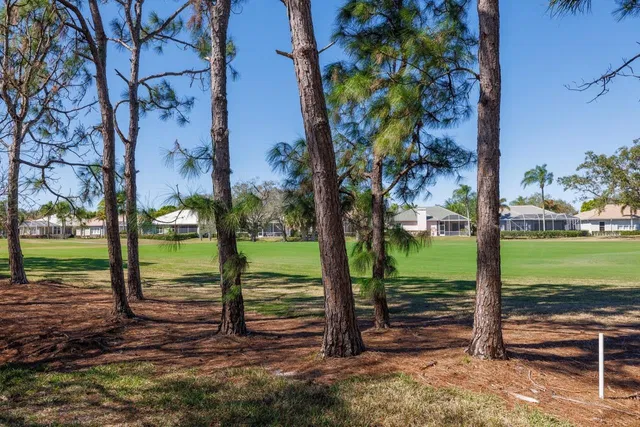 Monarch Country Club Residence photo 31