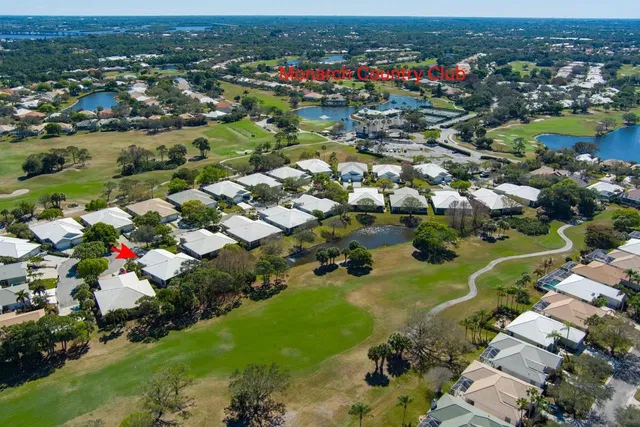 Monarch Country Club Residence photo 39