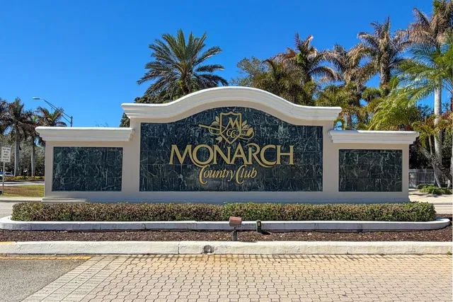 Monarch Country Club Residence photo 47
