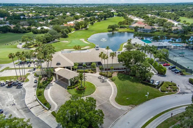 Monarch Country Club Residence photo 49