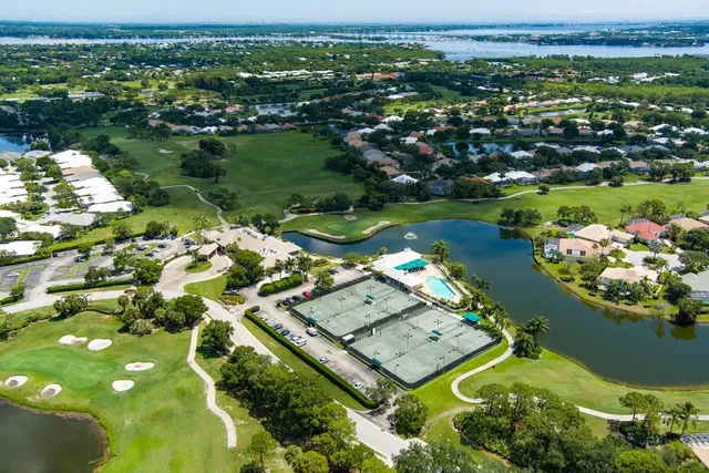 Monarch Country Club Residence photo 53