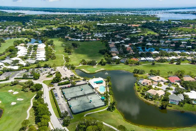 Monarch Country Club Residence photo 54