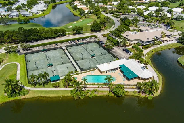 Monarch Country Club Residence photo 58