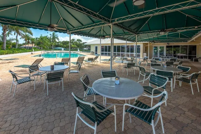 Monarch Country Club Residence photo 71