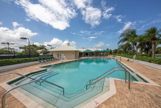 Monarch Country Club Residence photo 73