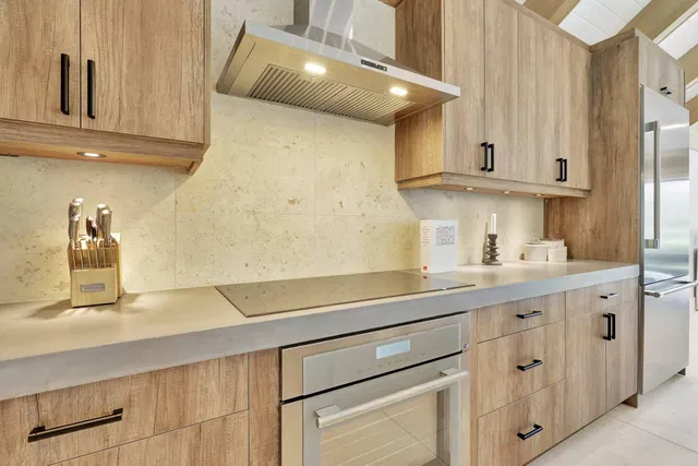 Pebblewood Residence photo 8