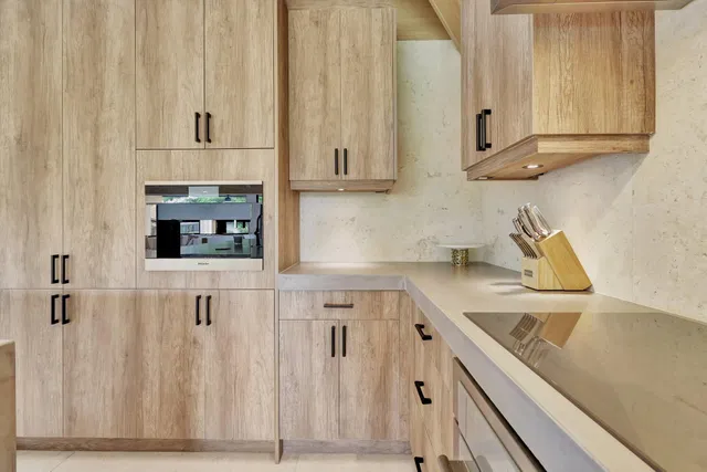 Pebblewood Residence photo 10