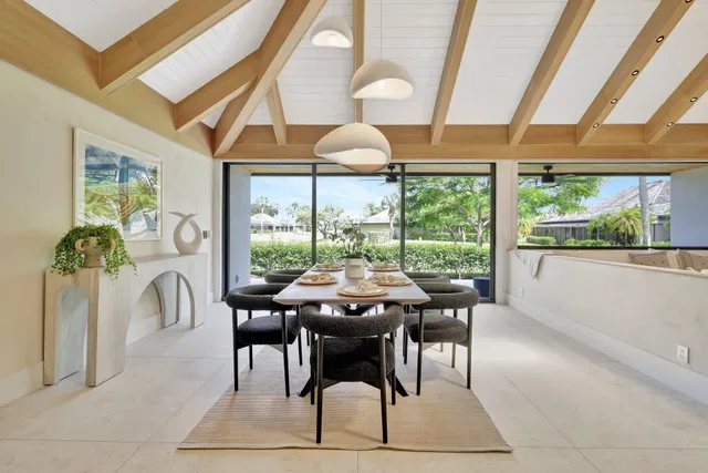 Pebblewood Residence photo 11