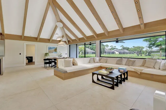 Pebblewood Residence photo 14