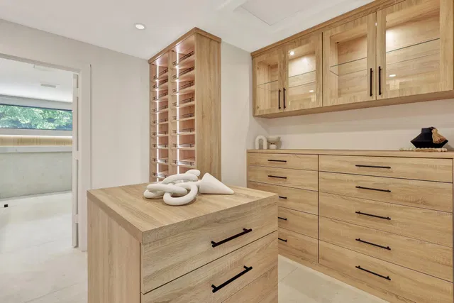 Pebblewood Residence photo 23