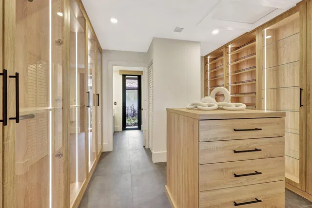 Pebblewood Residence photo 31