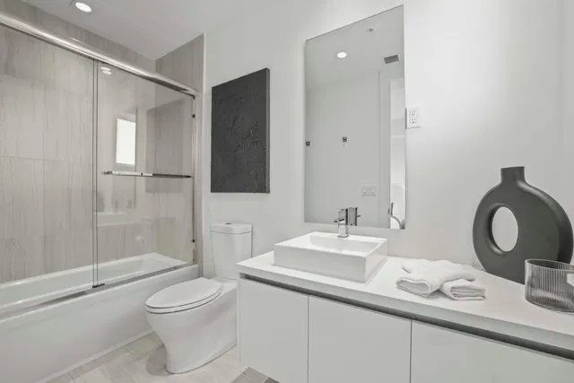 Tower 155 Unit 823 photo 18