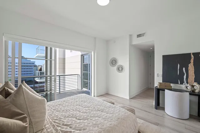 Tower 155 Unit 814 photo 19