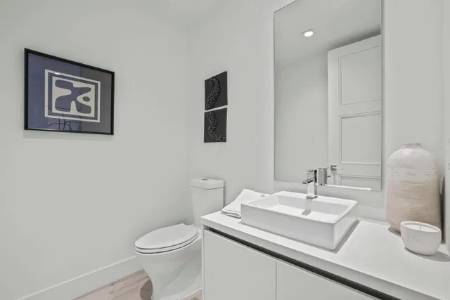 Tower 155 Unit 814 photo 32