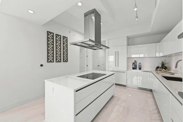 Tower 155 Unit 723 photo 10