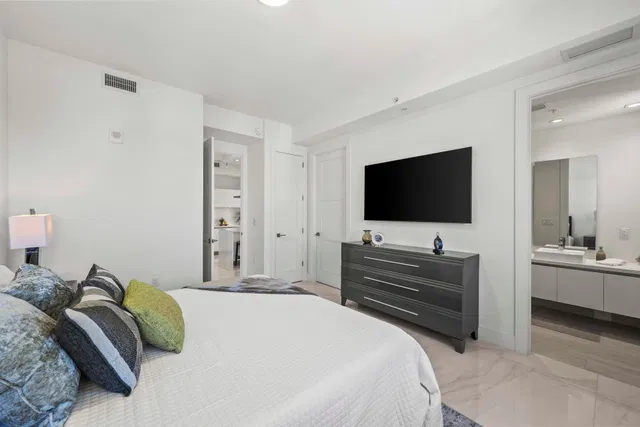 Tower 155 Unit 723 photo 19