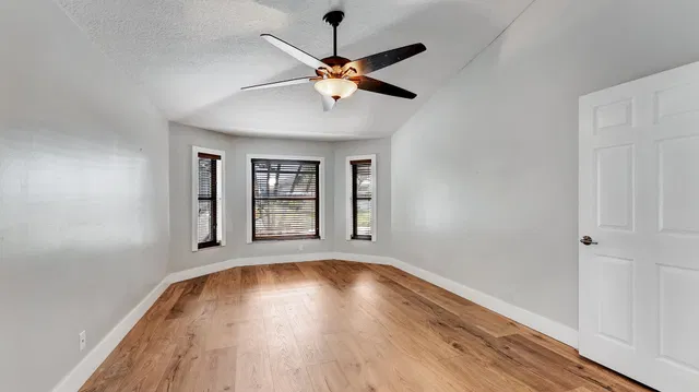 Residence photo 17