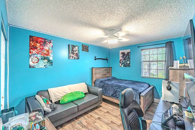 Unit 405 photo 23