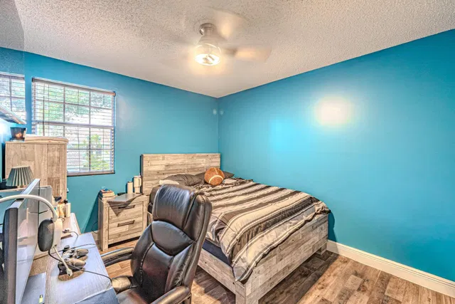 Unit 405 photo 25