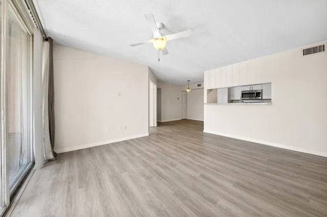 Unit 205 photo 3