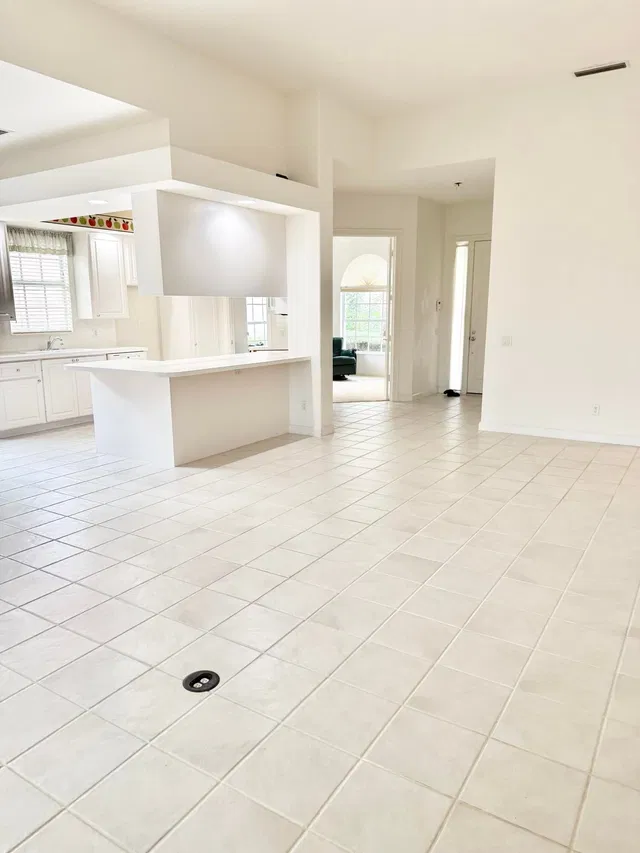 Residence photo 3