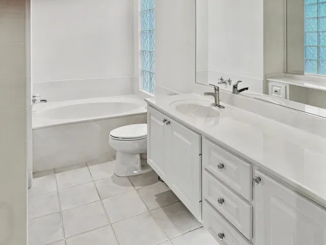 Residence photo 8