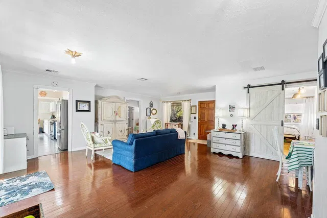  Residence photo 12