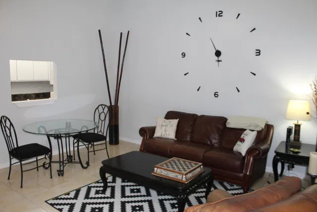 Residence photo 3