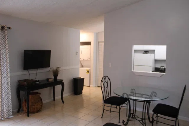 Residence photo 5