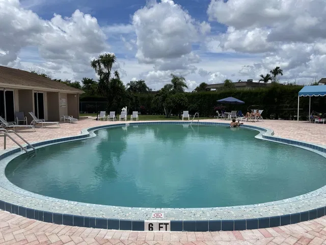 Unit 315 photo 12