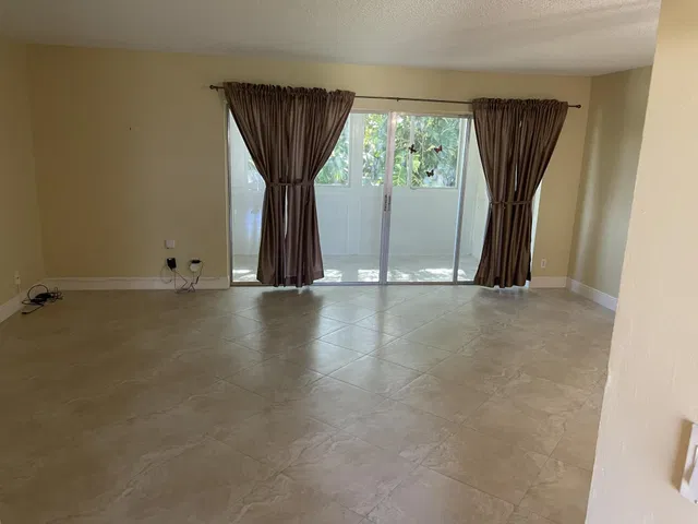 Unit 315 photo 20