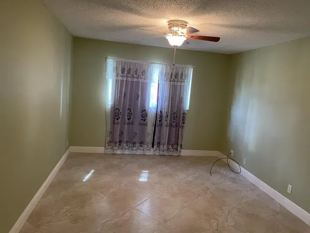 Unit 315 photo 27