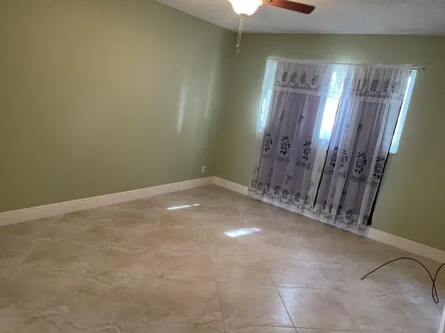 Unit 315 photo 31