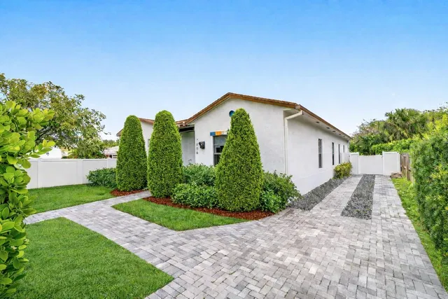 SoSo West Palm Beach Residence photo 29