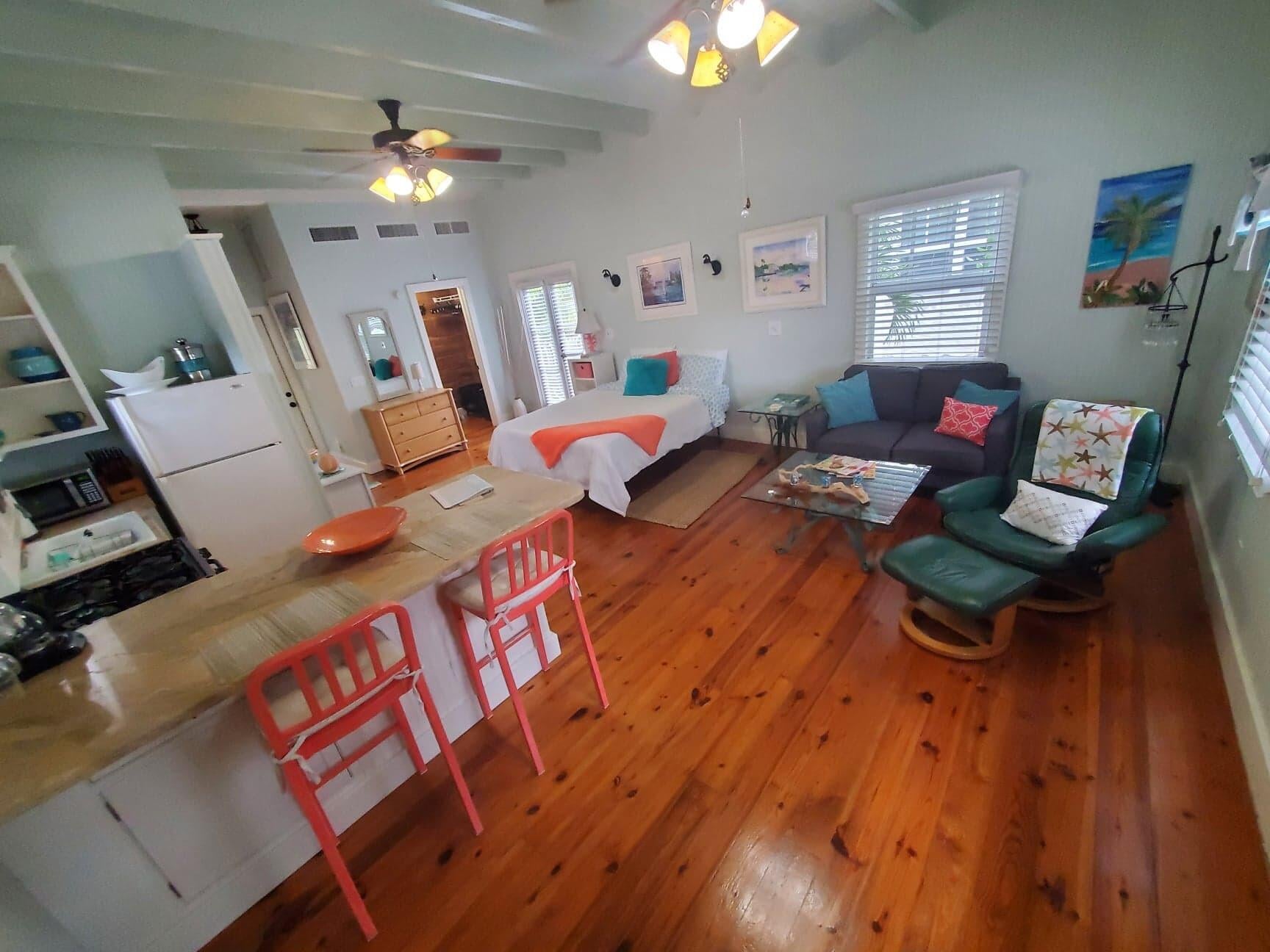 Downtown Delray Beach Unit Key Lime Suite photo 9