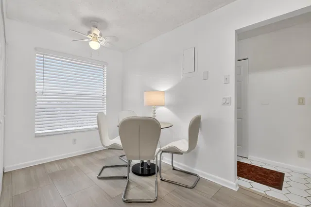  Unit 605 photo 11