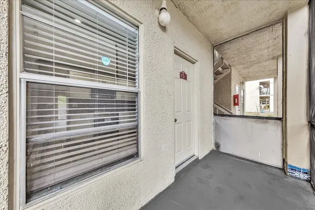  Unit C31 photo 18