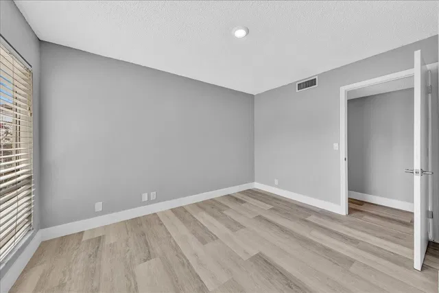  Unit C31 photo 21