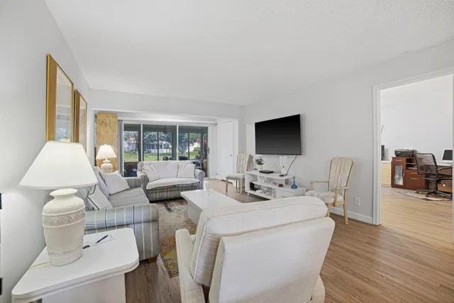 Unit 102 photo 12