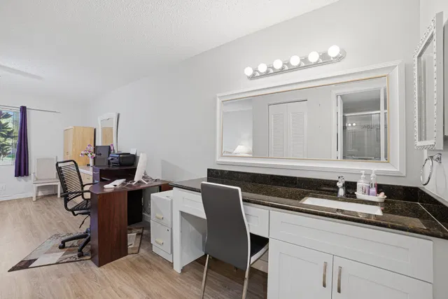 Unit 102 photo 18