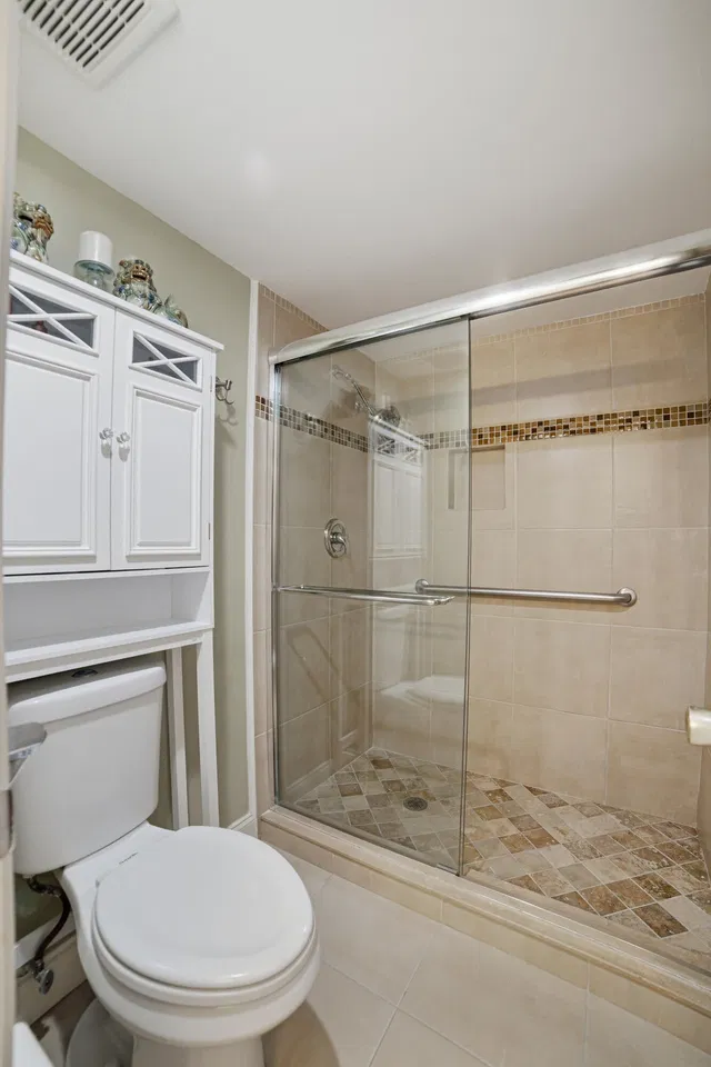 Unit 102 photo 19