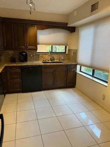 Unit 102 photo 11